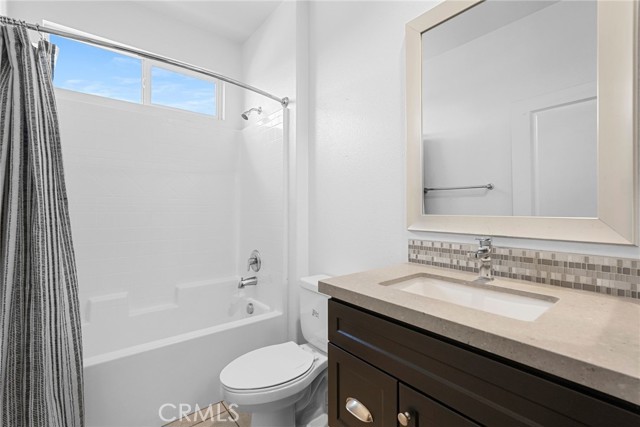 Detail Gallery Image 23 of 34 For 7600 N Courage Way, Van Nuys,  CA 91405 - 4 Beds | 3 Baths