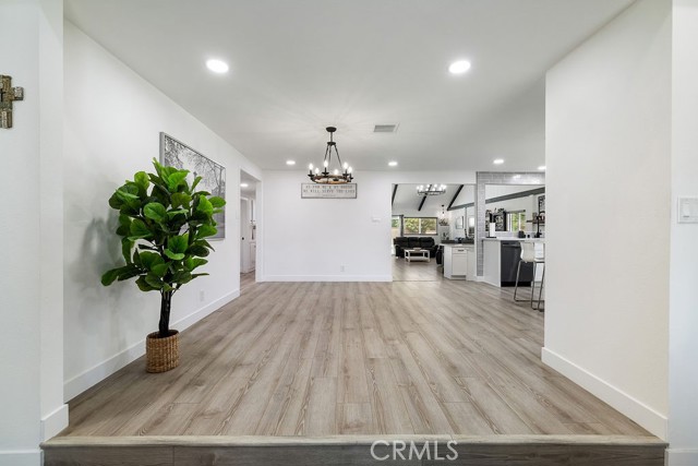 41841 55th W Street, Lancaster CA: https://media.crmls.org/medias/2d8ed182-2cd0-4ff5-9956-027c53add322.jpg