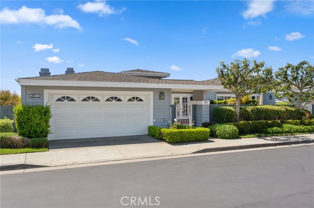 3611 Daffodil Avenue, Corona del Mar CA: https://media.crmls.org/medias/2d8f0782-cbf8-4348-9569-74eb85515d0a.jpg