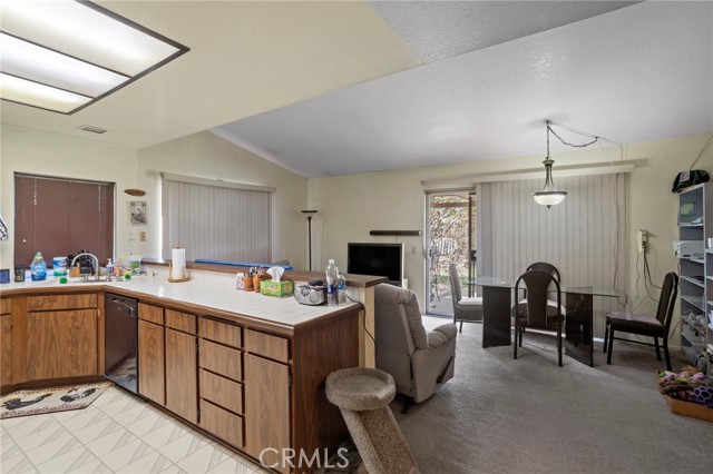 Detail Gallery Image 4 of 18 For 7823 Ramona Ave, Rancho Cucamonga,  CA 91730 - 3 Beds | 2 Baths