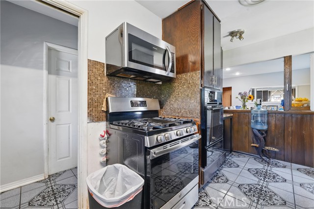 Detail Gallery Image 11 of 50 For 14276 Aztec St, Sylmar,  CA 91342 - 5 Beds | 4 Baths