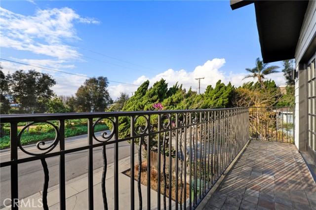 2708 Ardmore Avenue, Manhattan Beach, California 90266, 3 Bedrooms Bedrooms, ,1 BathroomBathrooms,Residential,Sold,Ardmore,SB22030009