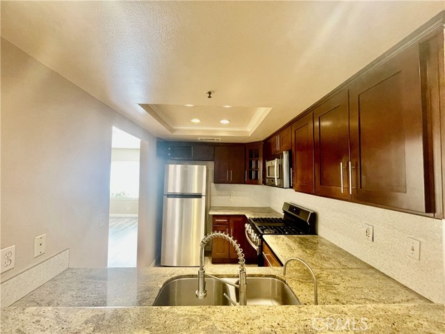 Detail Gallery Image 9 of 22 For 38 N Bonnie #7,  Pasadena,  CA 91106 - 2 Beds | 2/1 Baths