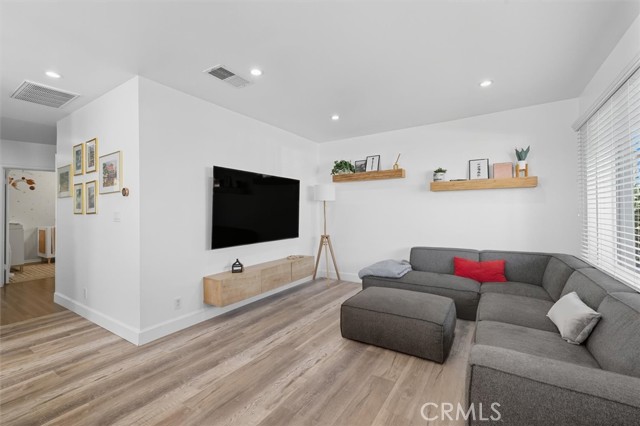 Detail Gallery Image 17 of 44 For 5030 W 130th, Hawthorne,  CA 90250 - 4 Beds | 2 Baths