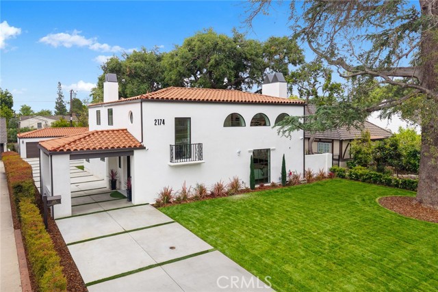 2174 Melville Drive, San Marino CA: https://media.crmls.org/medias/2d912067-0282-4be5-8bb2-5c6ff90c87e7.jpg