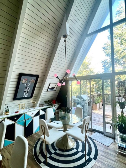767 Grass Valley Road, Lake Arrowhead CA: https://media.crmls.org/medias/2d921897-b1e9-49c9-aab9-c2f90c39d2b3.jpg