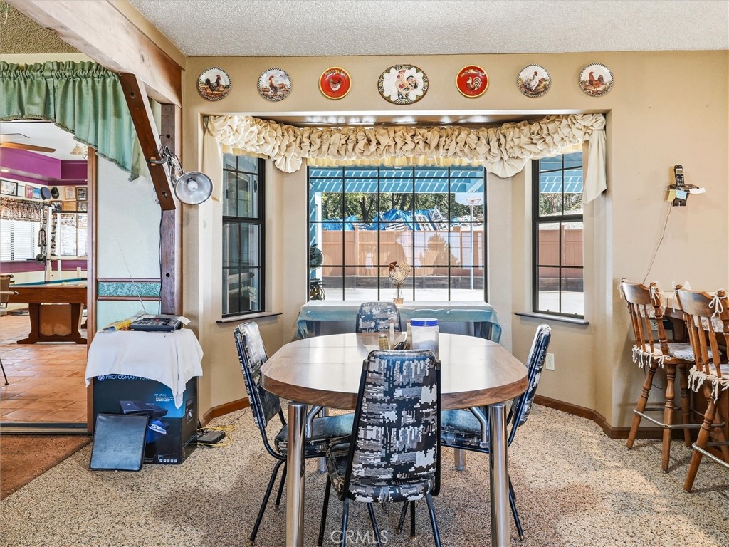 https://media.crmls.org/medias/2d92378a-5ef5-4499-8855-49d03b388667.jpg?preset=X-Large