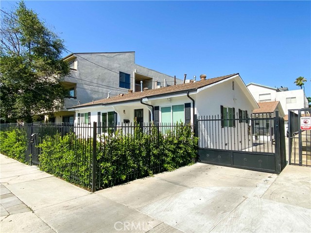 5238 Denny Avenue # B, North Hollywood (los Angeles), California 91601, 2 Bedrooms Bedrooms, ,2 BathroomsBathrooms,Residential Lease,For Rent,5238 Denny Avenue # B,CRSR23115127