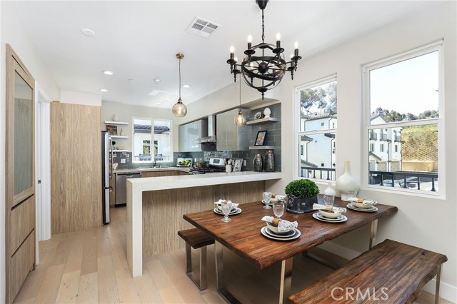 6 Oakmont Street, Phillips Ranch CA: https://media.crmls.org/medias/2d94016f-a5d6-4213-8e59-6a6ddef179d4.jpg