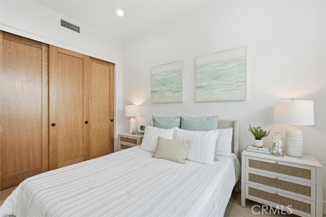 Detail Gallery Image 28 of 45 For 617 N Irena Ave #B,  Redondo Beach,  CA 90277 - 4 Beds | 3/1 Baths