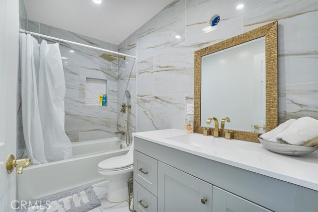 18352 Bessemer Street, Tarzana CA: https://media.crmls.org/medias/2d9541fc-7a3d-4a13-a78b-ddd612c2b40c.jpg