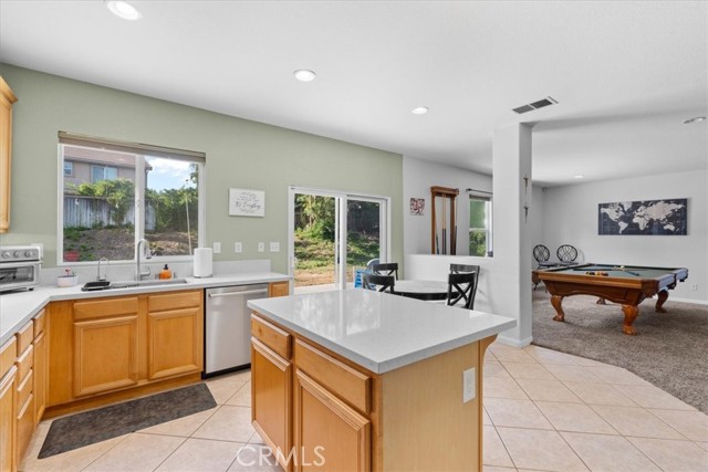11868 Bunker Hill Drive, Rancho Cucamonga CA: https://media.crmls.org/medias/2d95c021-36fe-4faa-a43f-4242faea44ff.jpg
