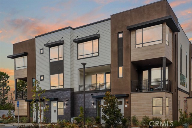 Front Image Thumbnail for CRPW25270765