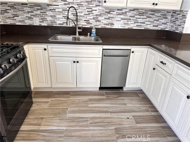 Detail Gallery Image 6 of 14 For 31579 Lindero Canyon Rd #7,  Westlake Village,  CA 91361 - 3 Beds | 2 Baths