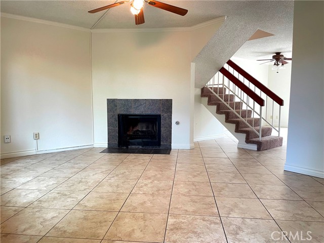 1077 Santo Antonio S Drive, Colton CA: https://media.crmls.org/medias/2d966907-0507-4d58-8992-a57b2fee8604.jpg