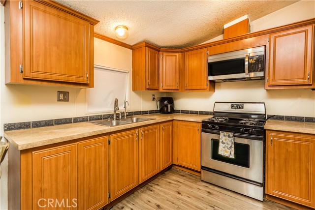 Detail Gallery Image 8 of 32 For 2300 S Lewis St #66,  Anaheim,  CA 92802 - 3 Beds | 2 Baths