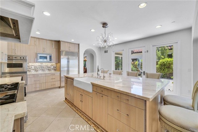 25 Village Way, Irvine CA: https://media.crmls.org/medias/2d9787c4-a87c-486f-a9b2-e415e752a31b.jpg