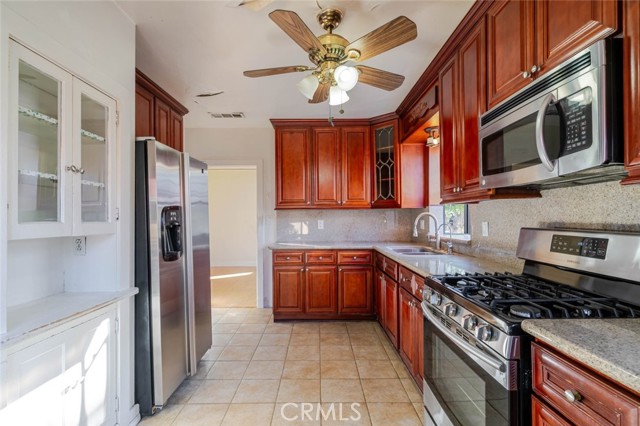 Detail Gallery Image 9 of 25 For 1221 Wesley Ave, Pasadena,  CA 91104 - 3 Beds | 2 Baths