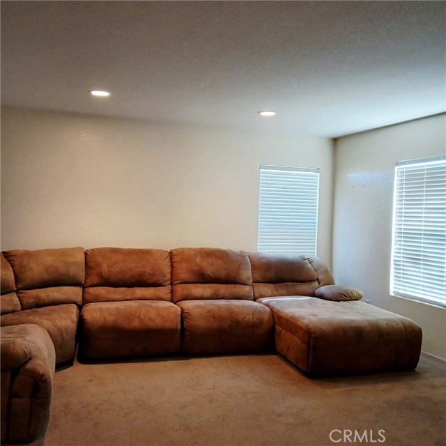 13721 Gobi Ct, Victorville, CA 92394 photo 12