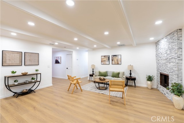 Detail Gallery Image 2 of 28 For 5245 N Mountain View, San Bernardino,  CA 92407 - 5 Beds | 2 Baths