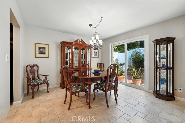 18221 Andrea N Circle, Northridge CA: https://media.crmls.org/medias/2d99cd31-fdfa-48d9-bc4a-9bf202c011ce.jpg