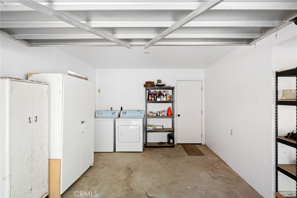 https://media.crmls.org/medias/2d9ad406-5c06-433a-811b-43e24216d7b6.jpg?preset=X-Large