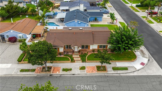 2705 E Orange Grove, Orange CA: https://media.crmls.org/medias/2d9b7c6f-8b14-4231-b3f1-803dfbd2596a.jpg