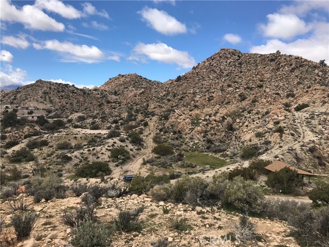 56564 Nelson Avenue, Yucca Valley CA: https://media.crmls.org/medias/2d9be371-3904-4682-a9f1-7a0dcd7cdab9.jpg