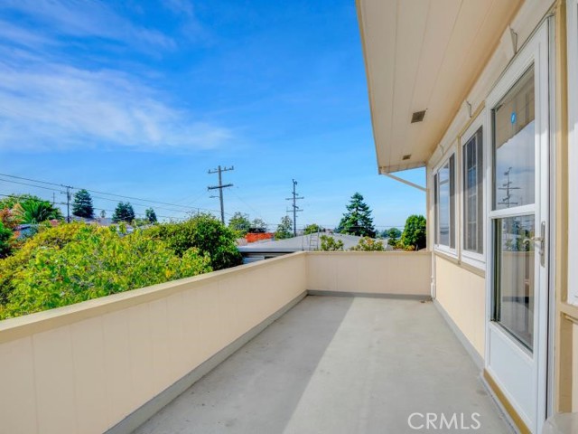 Detail Gallery Image 4 of 20 For 5619 Doremus Ave, Richmond,  CA 94805 - 4 Beds | 2 Baths