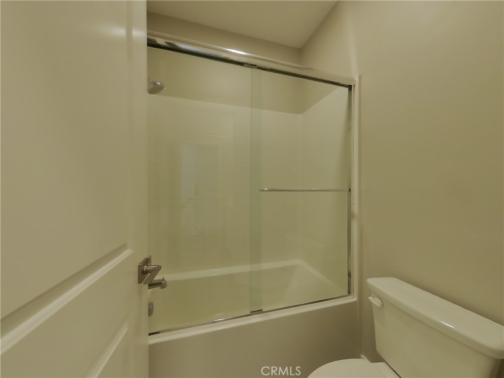 https://media.crmls.org/medias/2d9d43f7-886f-4b0f-a1ab-21f5cfbe0b44.jpg?preset=X-Large