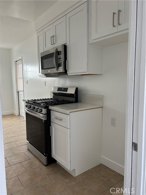 12532 Cranbrook Avenue, Hawthorne CA: https://media.crmls.org/medias/2d9d6b41-bb59-4f5e-baa8-51258afdf714.jpg