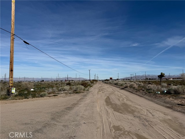 Detail Gallery Image 6 of 8 For 13290 Smoketree St, Victorville,  CA 92392 - – Beds | – Baths