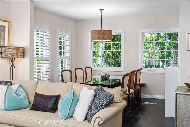 4323 Laurelgrove Avenue, Studio City CA: https://media.crmls.org/medias/2d9e7260-cf84-422b-b47f-b7458c2c282f.jpg