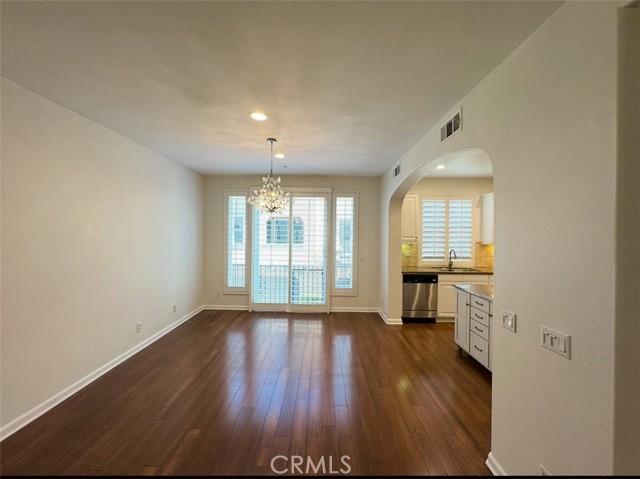Detail Gallery Image 5 of 16 For 4441 Owens St #102,  Corona,  CA 92883 - 2 Beds | 2/1 Baths