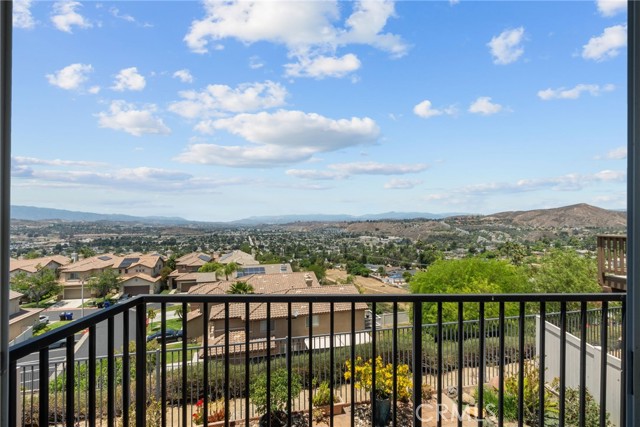 27711 Adonis Lane, Canyon Country CA: https://media.crmls.org/medias/2d9f9c1b-125c-490a-ab8a-ce0a6b2fee05.jpg