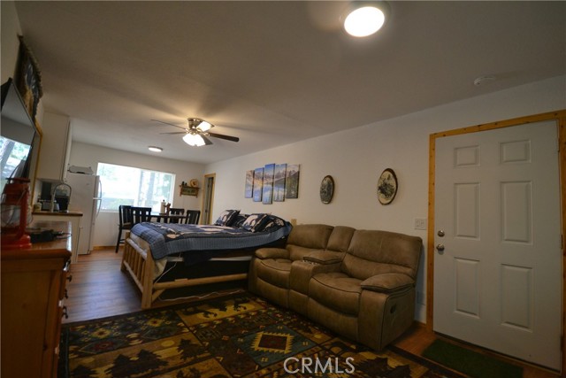 889 Mcalister Road, Big Bear CA: https://media.crmls.org/medias/2d9fc89d-0c87-4c21-b1d8-7fce7a956eb1.jpg