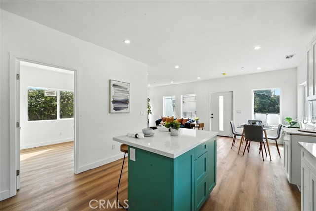 3031 3033 Vineyard Avenue, Los Angeles CA: https://media.crmls.org/medias/2da017d2-7570-41e1-b111-d3b913ac46a0.jpg