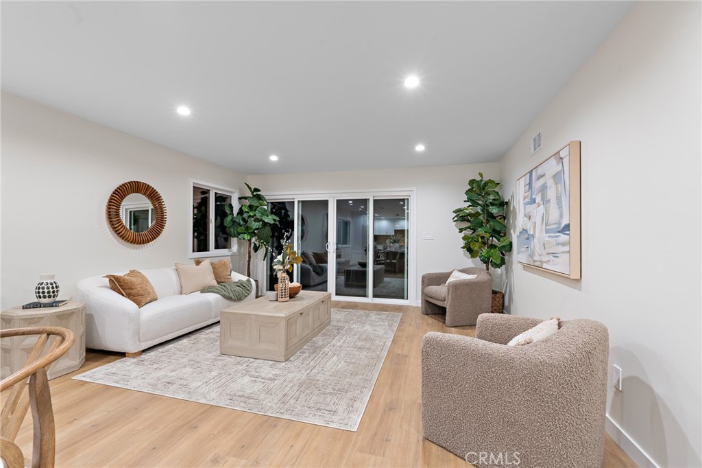 MLS #SR25258928 image #9