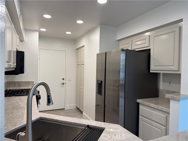 Detail Gallery Image 6 of 18 For 44 Mission Ct, Lake Forest,  CA 92610 - 2 Beds | 2/1 Baths