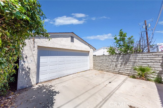 Detail Gallery Image 8 of 31 For 22016 Schoolcraft St, Canoga Park,  CA 91303 - 3 Beds | 2 Baths