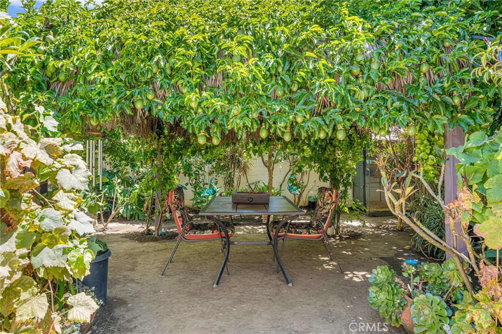 https://media.crmls.org/medias/2da2a542-9a45-49a5-b652-ccca3cdf160b.jpg?preset=X-Large