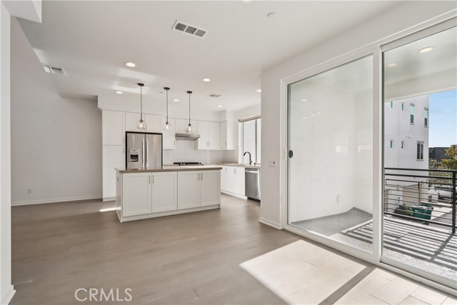 170 Fable, Irvine CA: https://media.crmls.org/medias/2da30ae2-3e33-429c-b840-f7ac0484a9fd.jpg