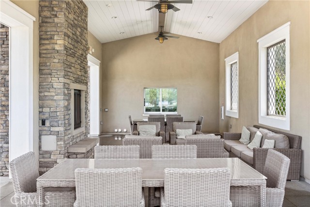 287 Barnes Road, Tustin CA: https://media.crmls.org/medias/2da331fb-c309-4533-97cc-0fe8d88b93d0.jpg