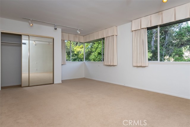 Detail Gallery Image 12 of 15 For 3975 Madison Rd, La Canada Flintridge,  CA 91011 - 4 Beds | 2/2 Baths