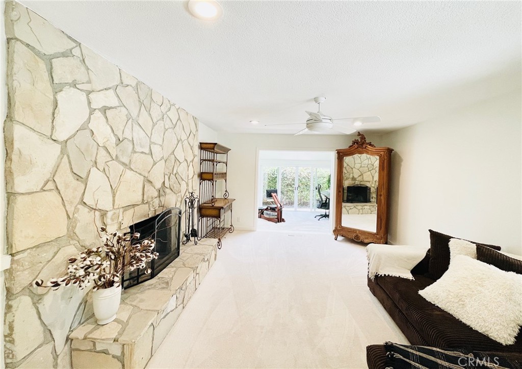 MLS #OC25138395 img 11