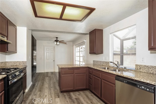 1115 E Avenue J6, Lancaster CA: https://media.crmls.org/medias/2da3ed24-b041-42c8-b44b-7d025ef33bdc.jpg