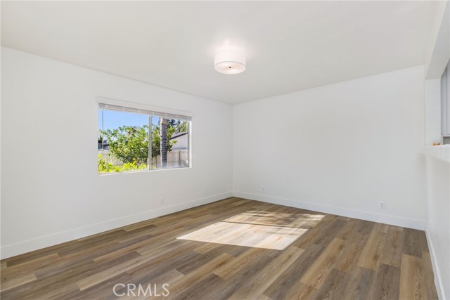 Detail Gallery Image 14 of 34 For 16642 Los Alimos St, Granada Hills,  CA 91344 - 4 Beds | 2/1 Baths