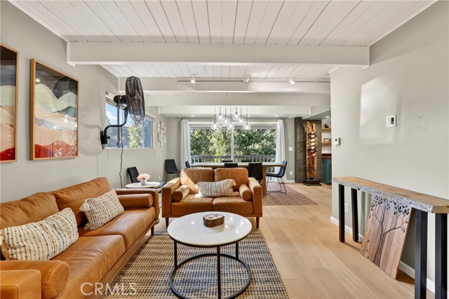 Detail Gallery Image 8 of 40 For 104 Highway 173, Lake Arrowhead,  CA 92352 - 3 Beds | 3 Baths