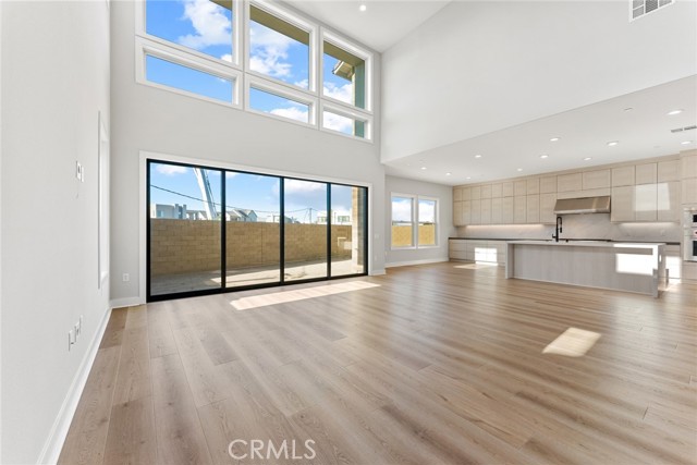 Detail Gallery Image 16 of 56 For 209 Stage, Irvine,  CA 92618 - 5 Beds | 5 Baths