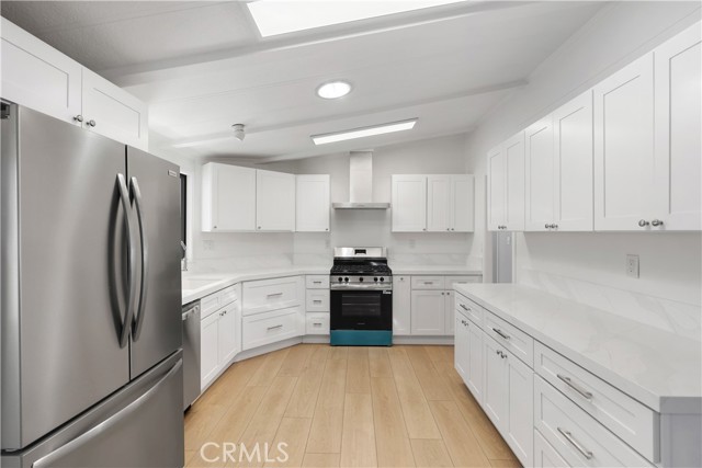 Detail Gallery Image 12 of 37 For 692 N Adele St #103,  Orange,  CA 92867 - 2 Beds | 2 Baths